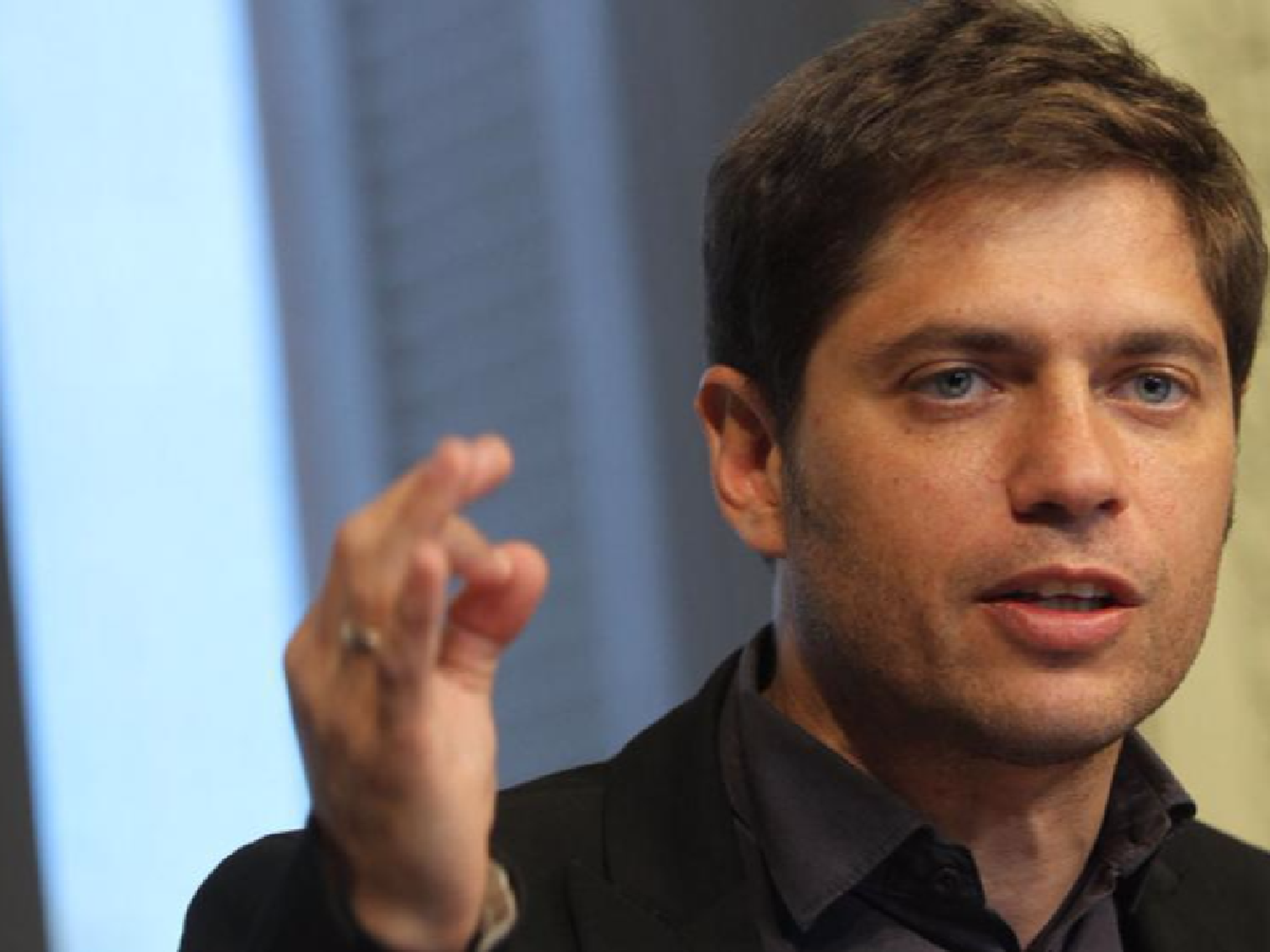 Kicillof dice que si el kirchnerismo gana las elecciones va a "volver con respeto, amor y esperanza"