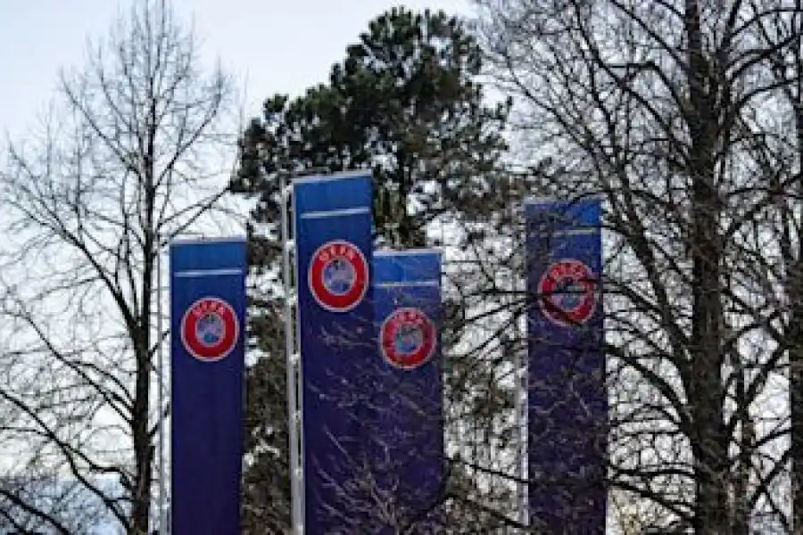 UEFA confirma una inversión multimillonaria para desarrollar el fútbol femenino