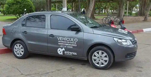 Nueve vehículos incautados al narcomenudeo fueron destinados a organismos del Estado