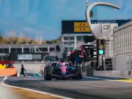 Colapinto cerró un gran día en Barcelona y terminó en el podio del test con Alpine