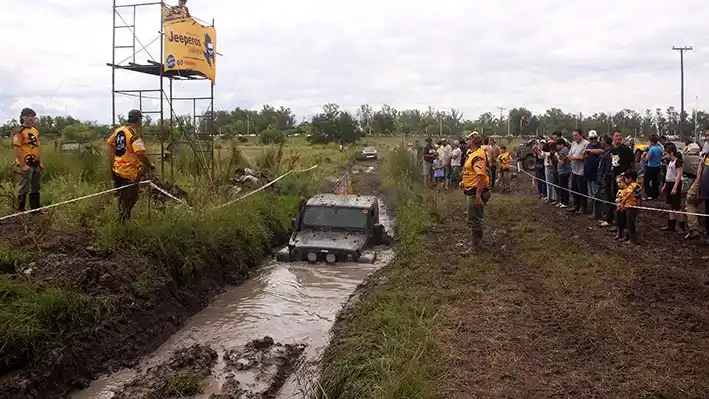 A puro barro y camaradería: Gualeguay vive el 8º Encuentro Nacional de Jeeperos
