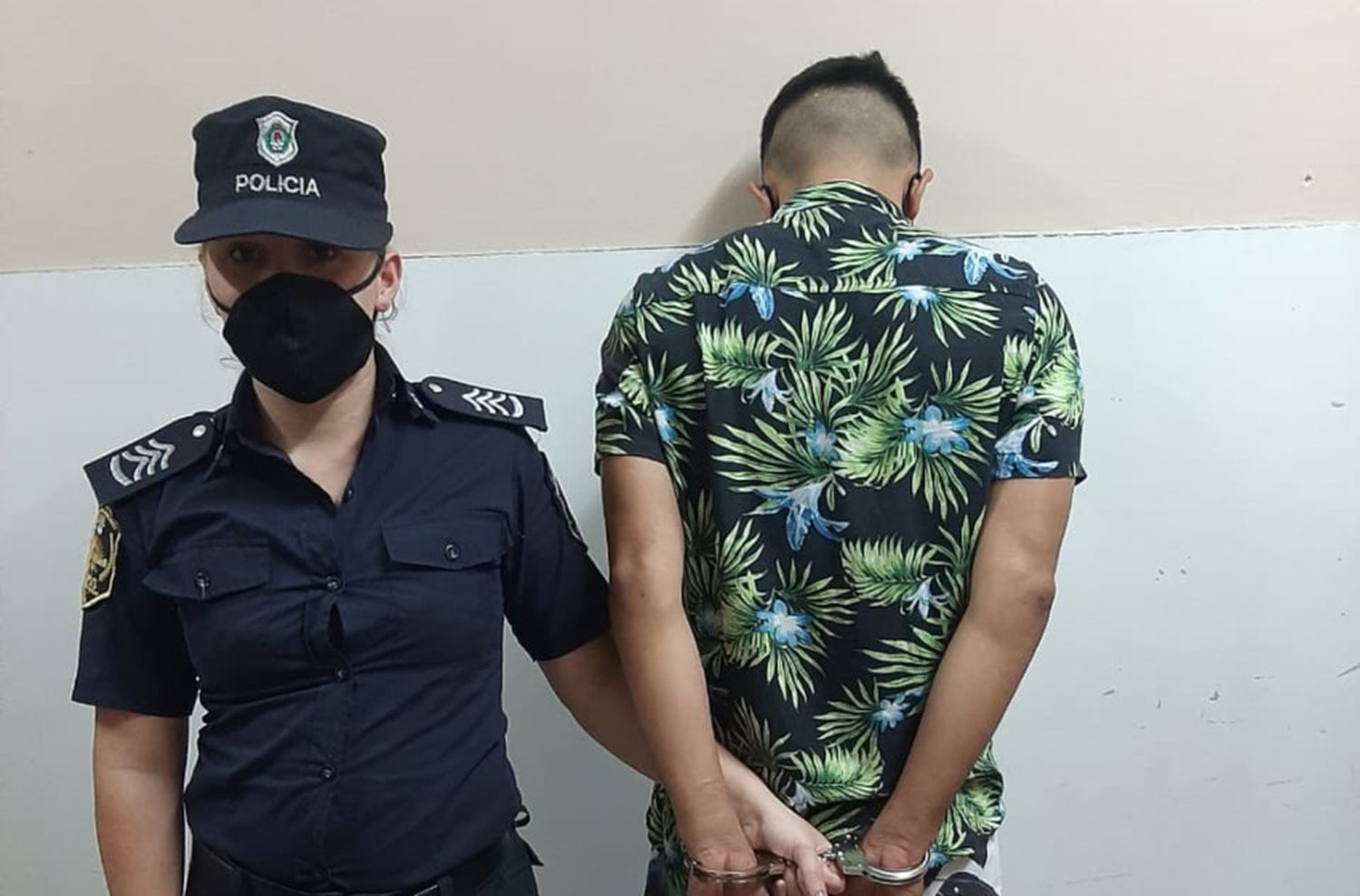 Quiso darle droga escondida en un shampoo a su novia detenida