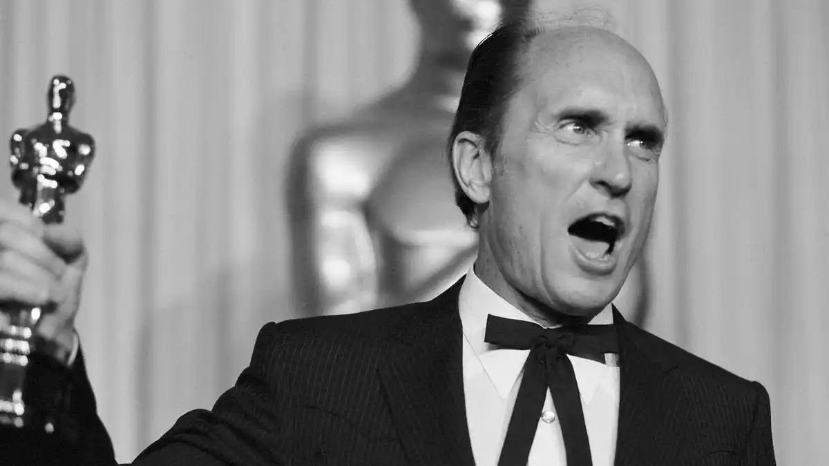 El intérprete falleció este domingo a los 95 años en su casa en Middleburg, Virginia, informó su esposa a través de las redes sociales, describiendo su partida como tranquila y rodeado de afecto.