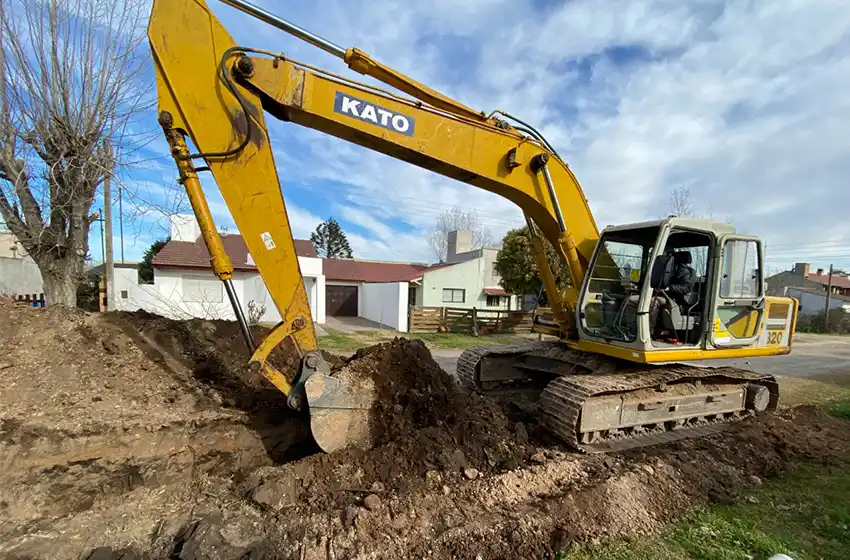 Continúan los trabajos en la red cloacal "Del Cruce"