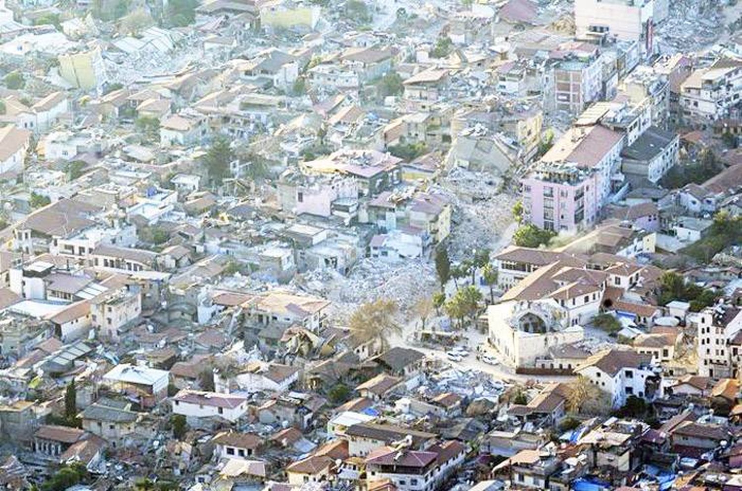 El presidente Erdogan anunció la construcción  de 200.000 casas tras los terremotos