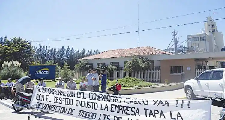 Reclamo en la planta de Arcor
