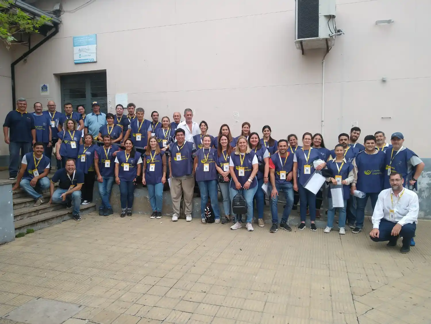 Urneros,  operadores y personal del Correo Argentino Gualeguay.