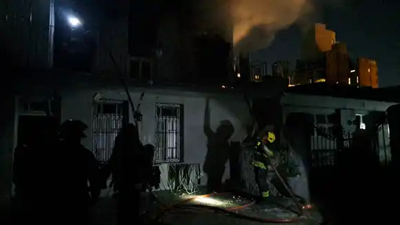 Piden ayuda para los residentes de la pensión estudiantil que se incendió