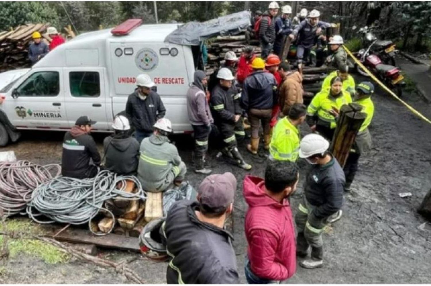 Colombia: al menos 11 muertos y 10 desaparecidos tras la explosión de una mina