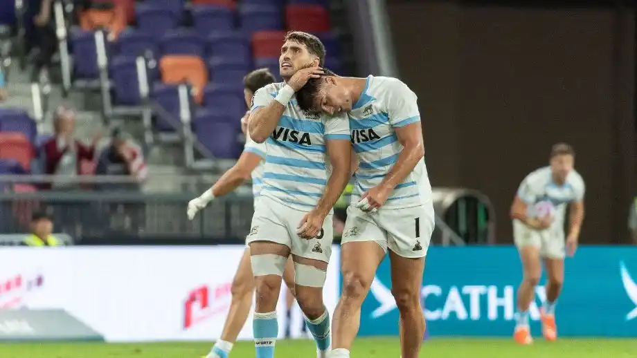 Festejo. De Los Pumas, tras su triunfo frente a Irlanda en Hong Kong