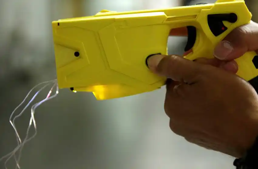 Patricia Bullrich busca incorporar las pistolas Taser a las fuerzas nacionales