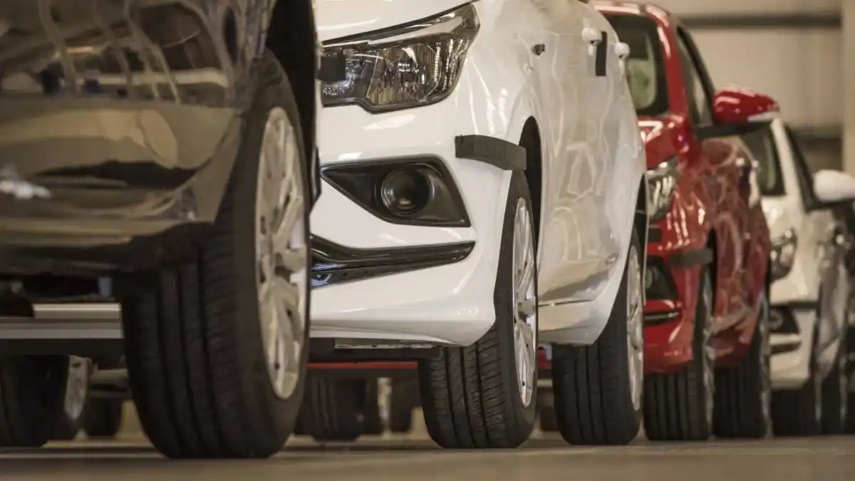 Se necesitan 20 sueldos más que 2019 para comprar un auto