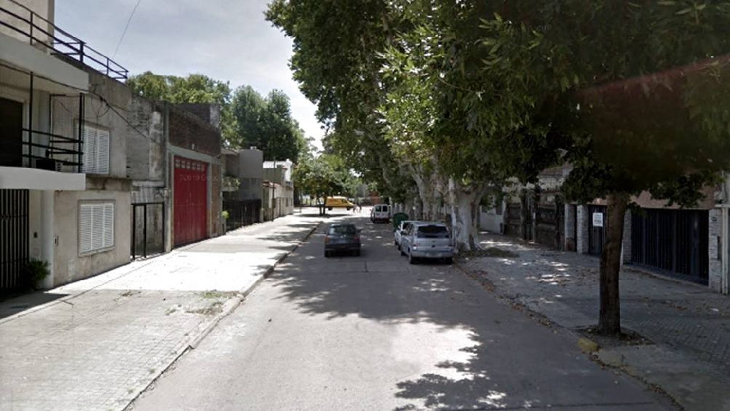 Hallan a una mujer asesinada a puñaladas adentro de un ropero y detienen a su hijo