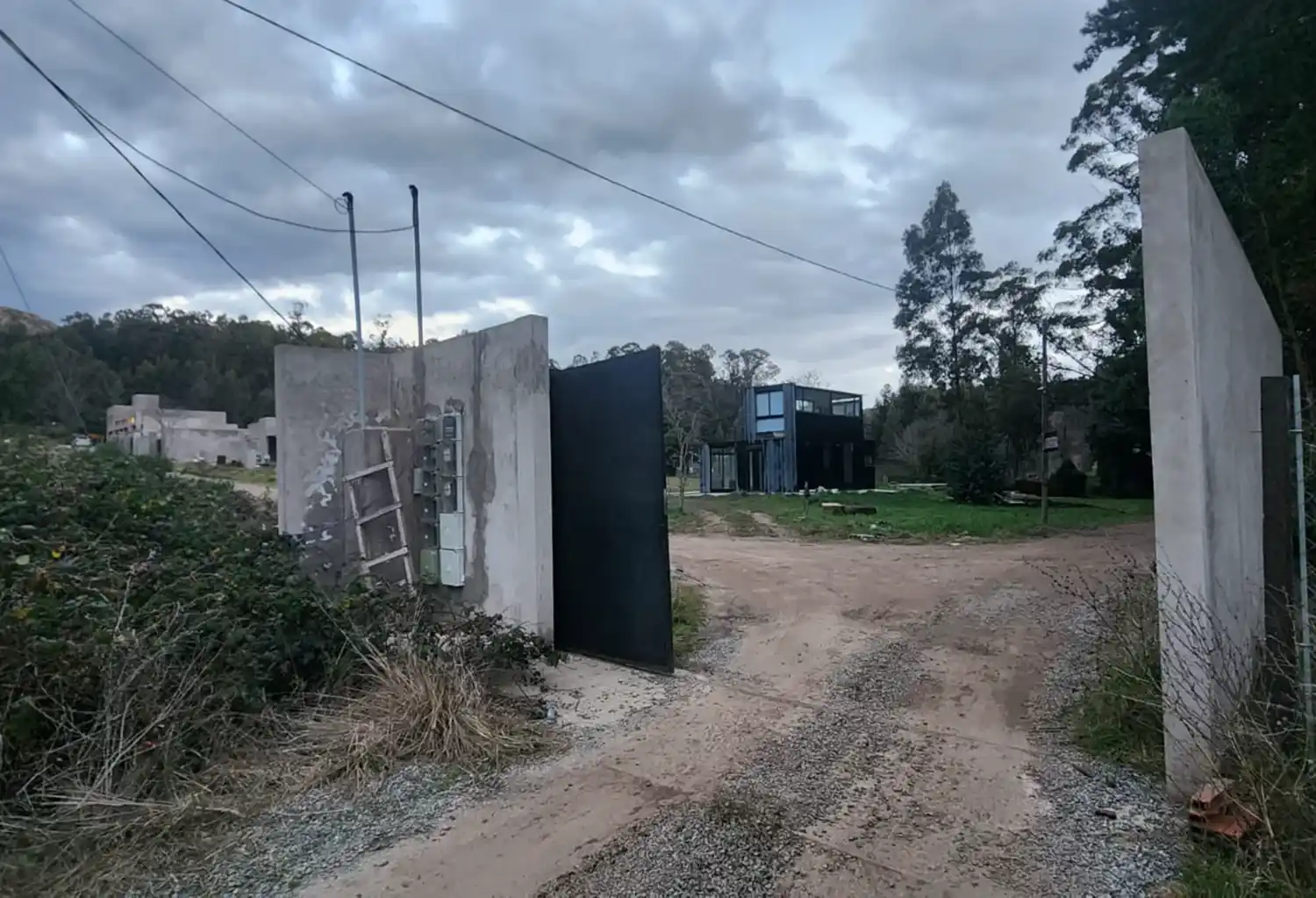 El Municipio exigió la liberación inmediata de una vía de circulación que había sido cercada de manera ilegítima.
