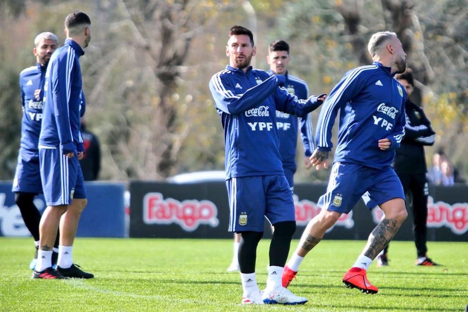 Messi entrenó por primera vez con sus compañeros en Ezeiza