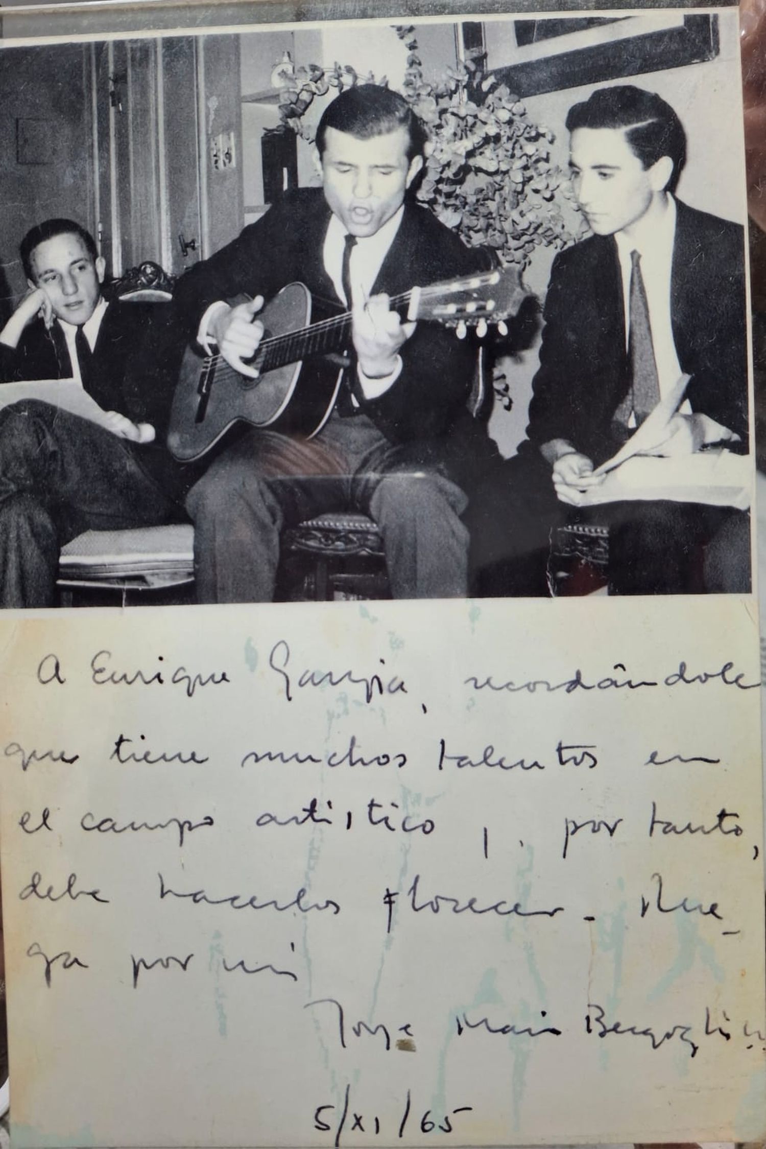 Enrique junto a compañeros del Colegio Inmaculada Concepción- Foto tomada por  el maestrillo Francisco-