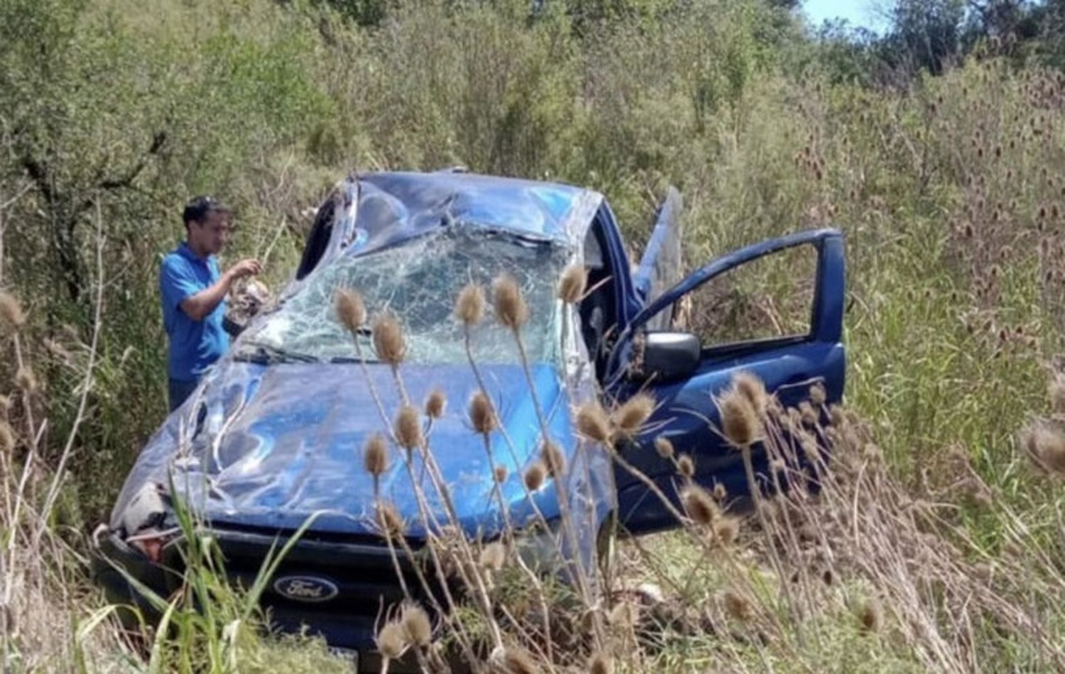 Volcó una camioneta que transportaba pollos congelados en la Ruta 39