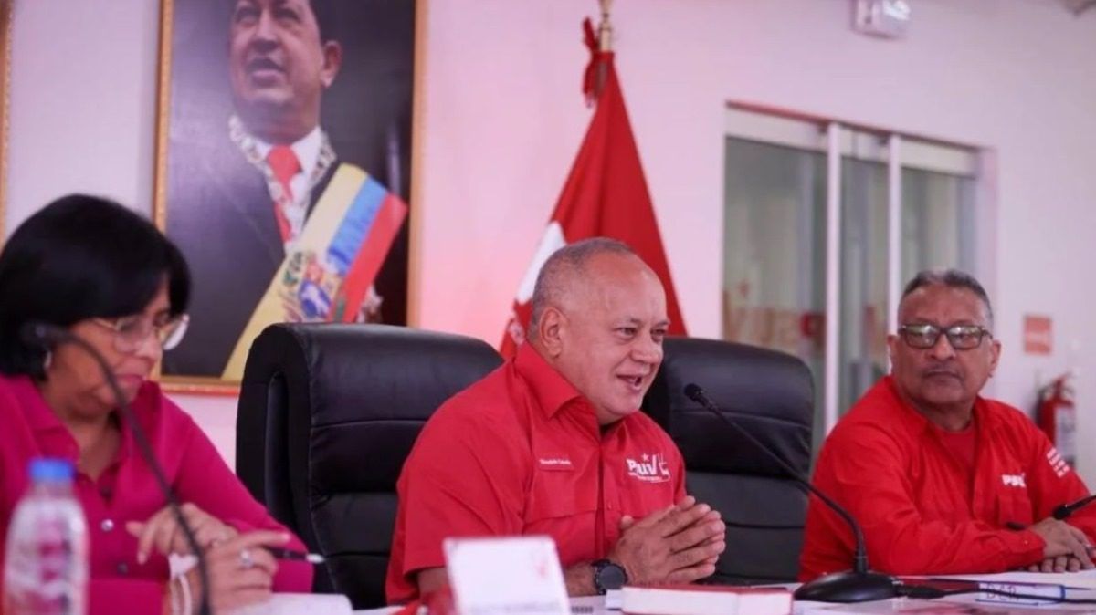 Diosdado sobre María Corina Machado: «Así se vista, NO VA, y más con todo lo que está saliendo y va a seguir saliendo»