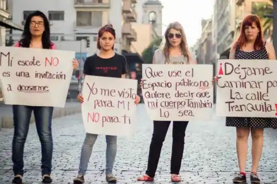 Presentan proyecto para que el acoso callejero pueda ser penado con arresto en la Provincia