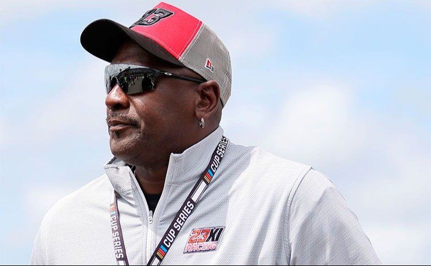 Conoce al rival de la NBA de Michael Jordan que lo venció en NASCAR