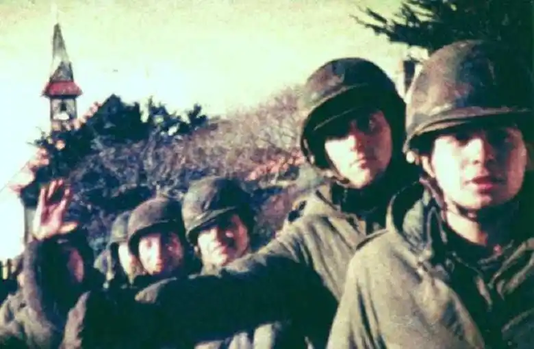 Homenaje a veteranos y caídos en Malvinas