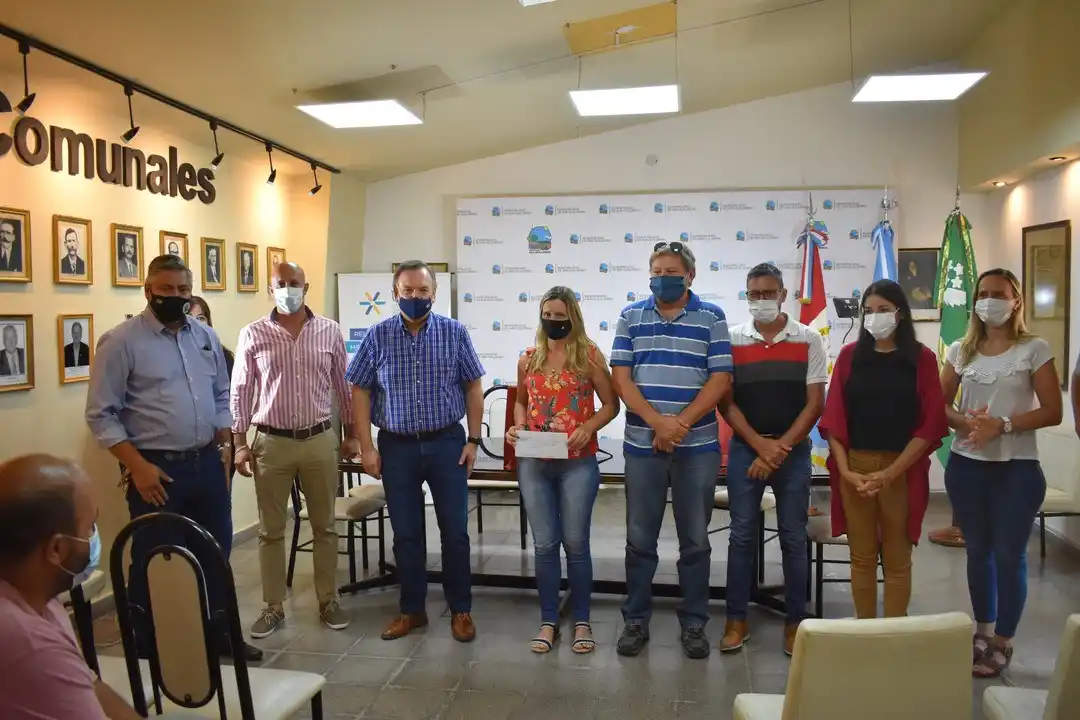 Michlig entregó aportes a instituciones de las ciudades de Suardi y San Guillermo