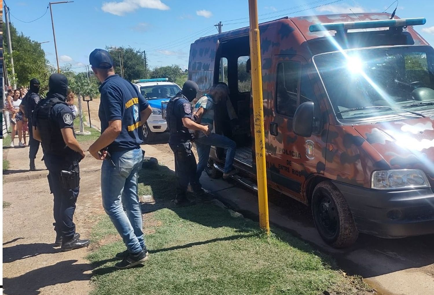 Allanaron una vivienda de Gualeguaychú y detuvieron a un hombre por narcomenudeo