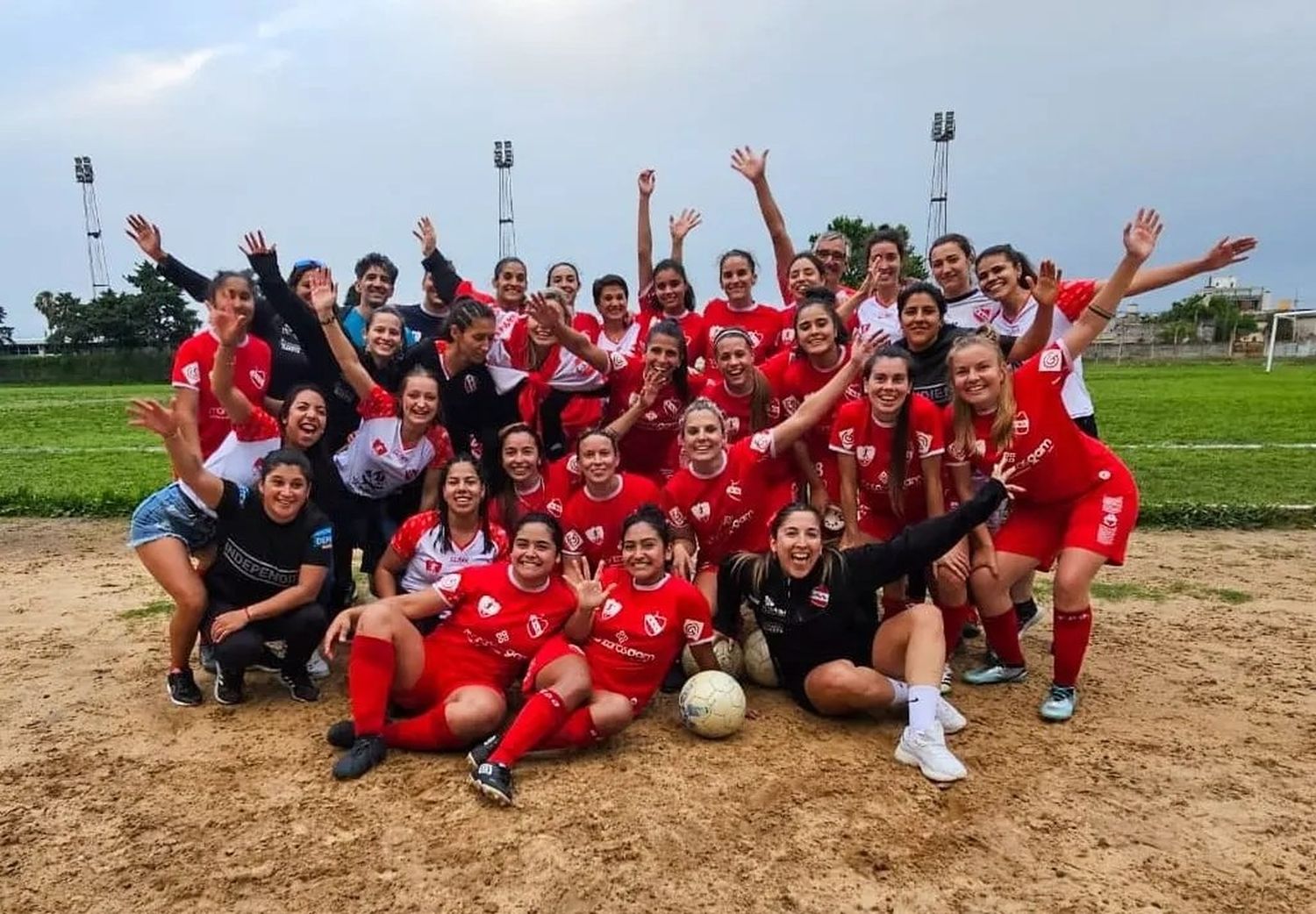 Independiente goleó y Unión empató por la Copa Entre Ríos