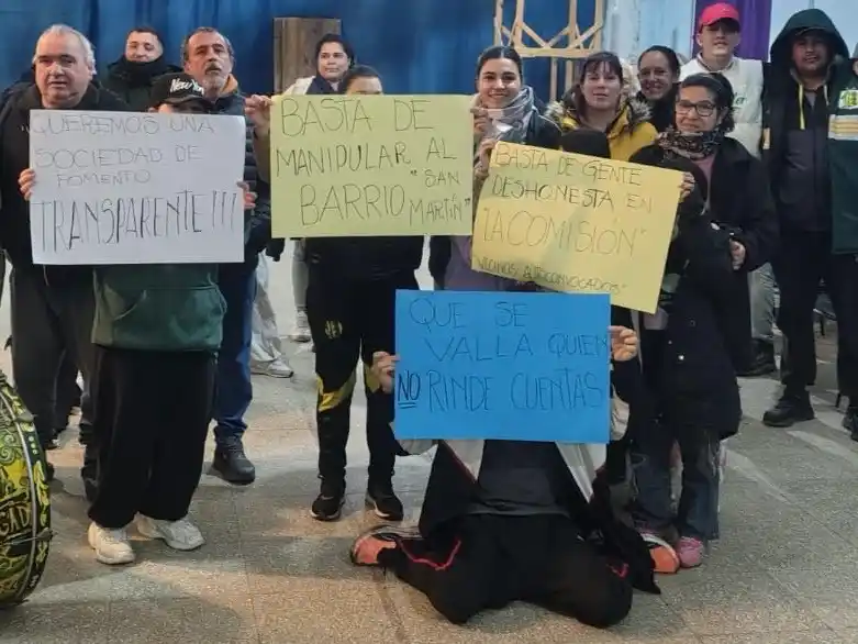 Vecinos del barrio San Martín exigen cambios en la Sociedad de Fomento y reclaman una asamblea urgente