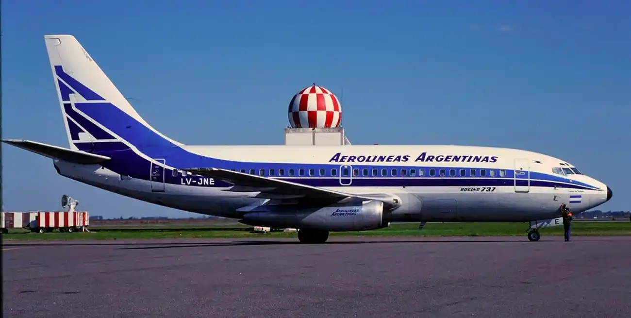 El avión con la peor suerte del mundo fue argentino: la increíble historia del Boeing 737-200 “Ciudad de Trelew”
