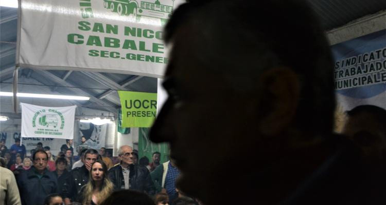 Tras lanzar su precandidatura, Marcos Arana pidió disculpas por las bombas de estruendo