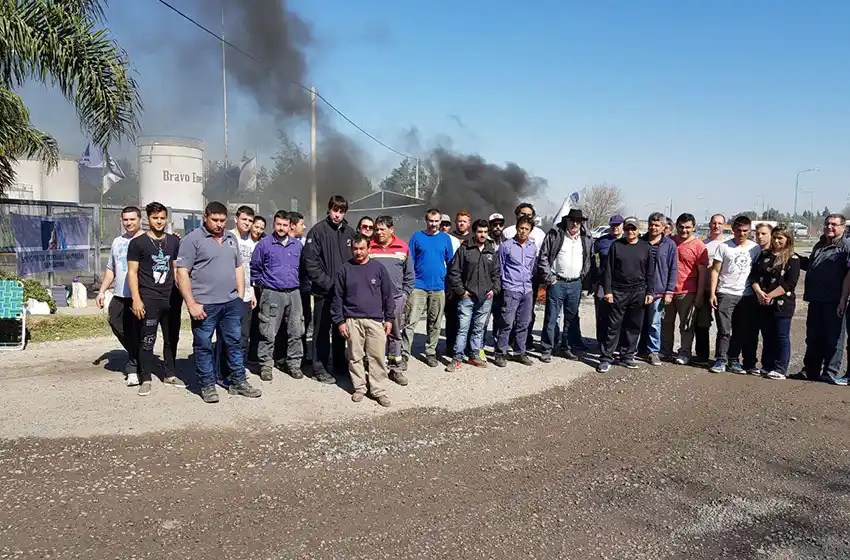 La petrolera Bravo Energy despidió a 35 trabajadores en San Lorenzo