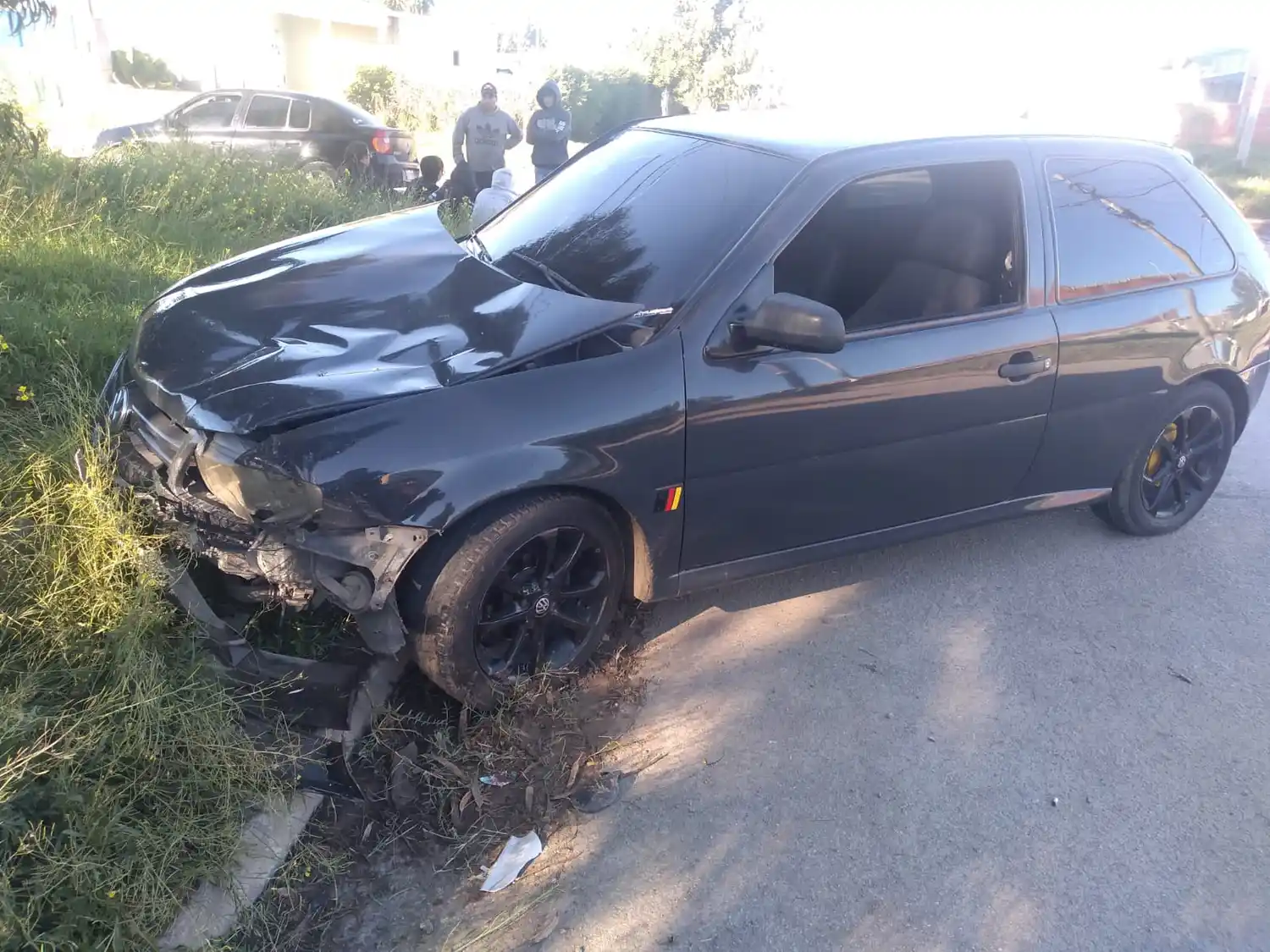 Un motociclista sufrió heridas al chocar con un auto en Azucena y Misiones