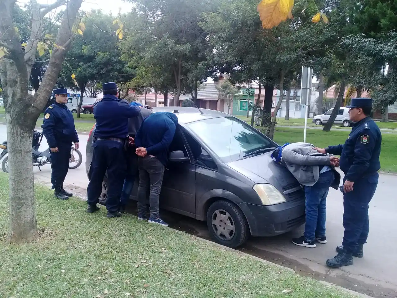 Habían robado, y un llamado telefónico y el rápido accionar policial permitió su detención
