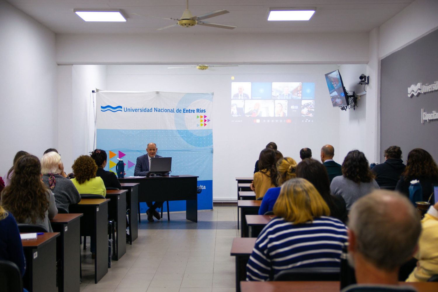 La UNER inauguró el ciclo “Pensar el presente para una Universidad con futuro” con un debate sobre financiamiento universitario