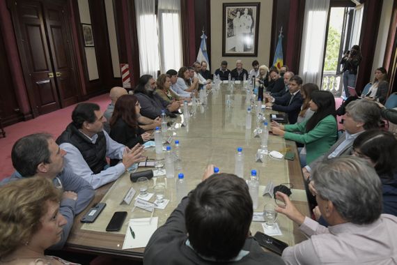 Provincia anunció incremento adicional para trabajadores y la paritaria estatal llegó al 60%
