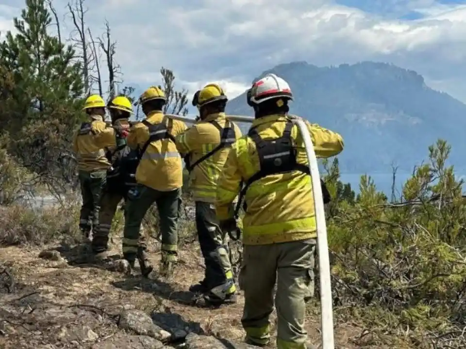 Drama en la Patagonia: el fuego ya afectó 45 mil hectáreas en Los Alerces y hay cuatro parques en alerta