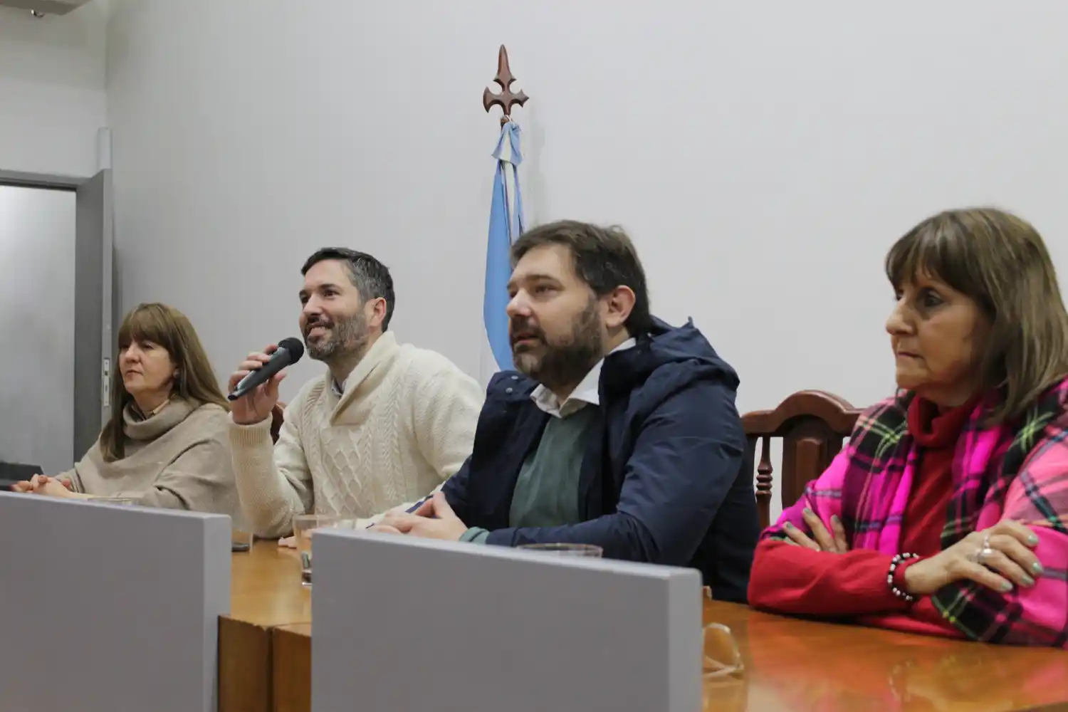 M. Müller presentó el Diseño Curricular para la Educación Primaria de Jóvenes y Adultos