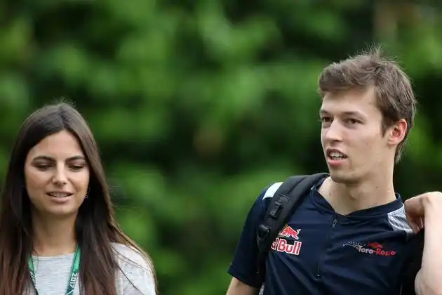 Kelly Piquet y Danii Kvyat