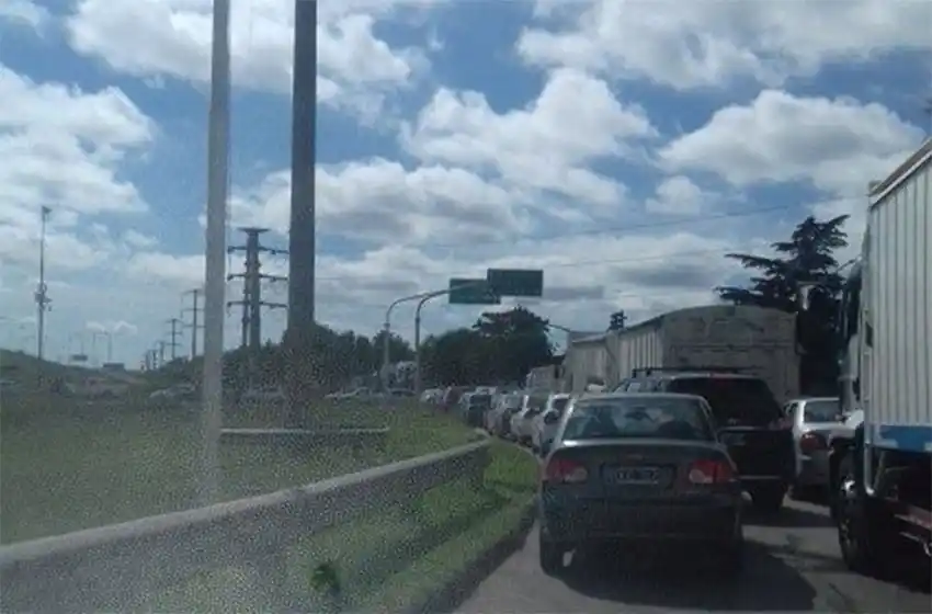 Choque múltiple en Circunvalación generó un caos vehicular