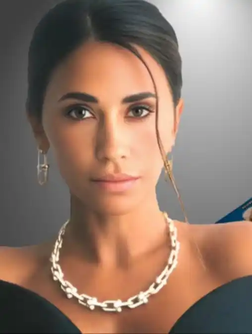 Antonela Roccuzzo brilla como ícono de la moda en la portada de Harper's Bazaar 