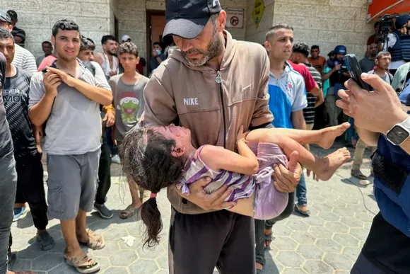 Informan más de 200 palestinos muertos en ataque israelí contra un campamento de refugiados en Gaza