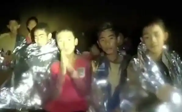 Nuevo video de niños atrapados en cueva: los detalles de rescate