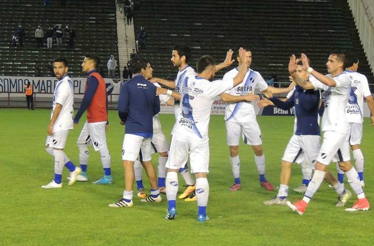 Alvarado ganó y terminó primero en su zona