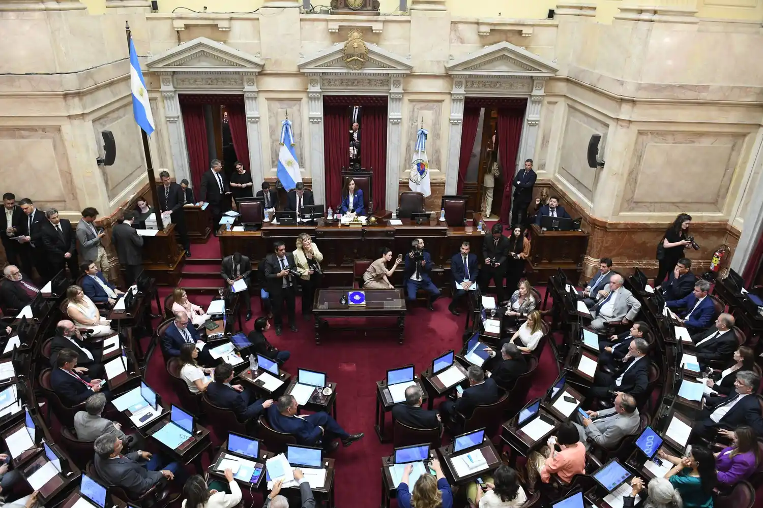 Tras dar el quorum, comenzó el tratamiento de la Ley Bases en Senadores (en vivo)