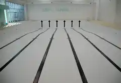 Tres meses después pintaron las piletas del CEF 42 y la reapertura entró en la recta final