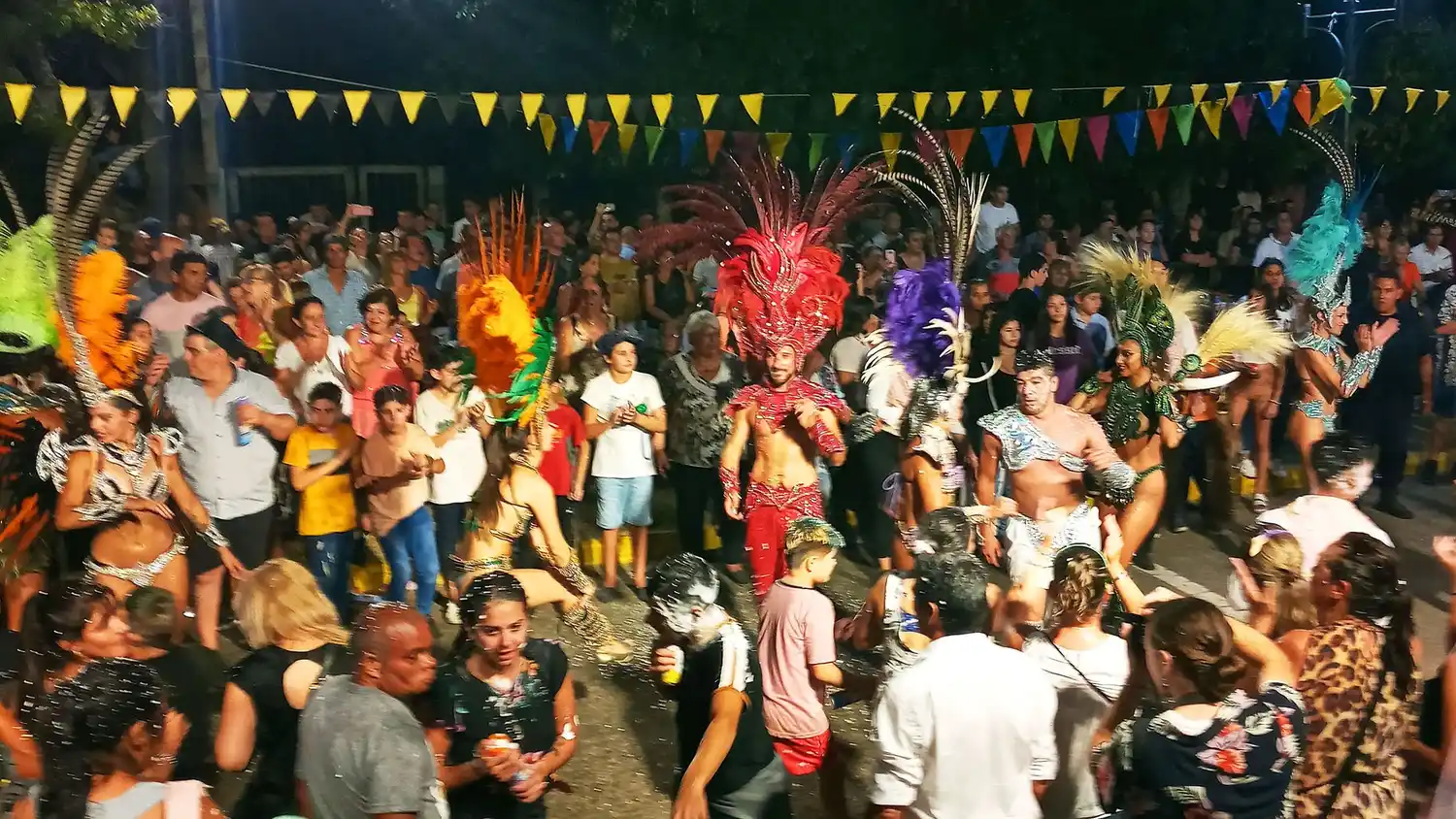 Expectativas en Carbó por el comienzo de la tradicional fiesta de carnaval.
