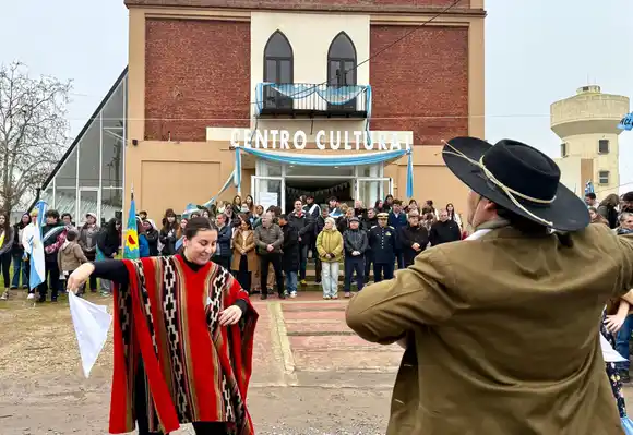 Mar Chiquita conmemoró el 9 de Julio con un desfile y una peña patria en General Pirán