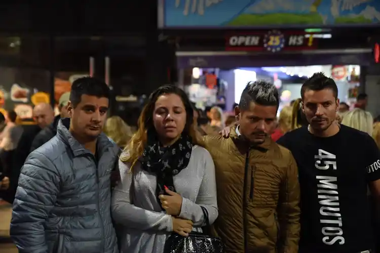 El dolor de familiares, amigos y vecinos en la marcha para pedir justicia por Natacha Jaitt
