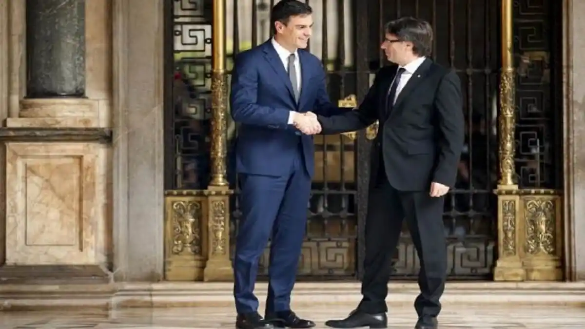 PEDRO SÁNCHEZ SE QUEDA en el poder: logra acuerdo con Puigdemont ¿A qué costo?